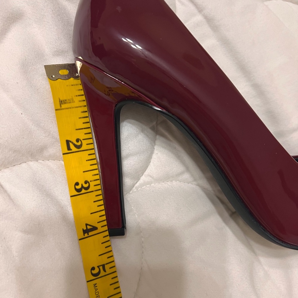Calvin Klein Gayle Pointy Toe